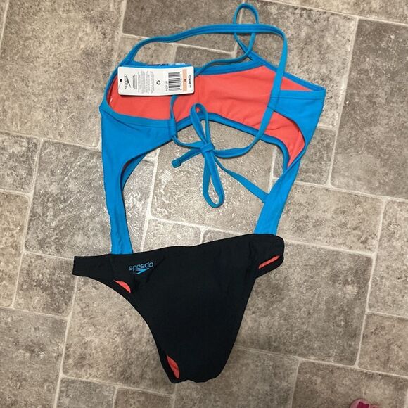 NWT Speedo size 28 cutout one piece - Picture 2 of 3